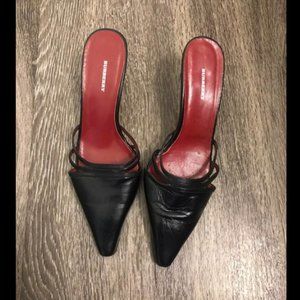 Burberry 90s Vtg Pointed Toe Leather Kitten Heels